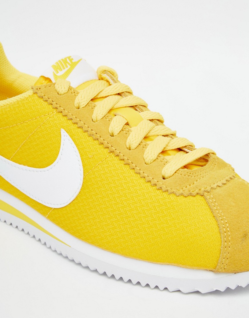 basket nike femme jaune